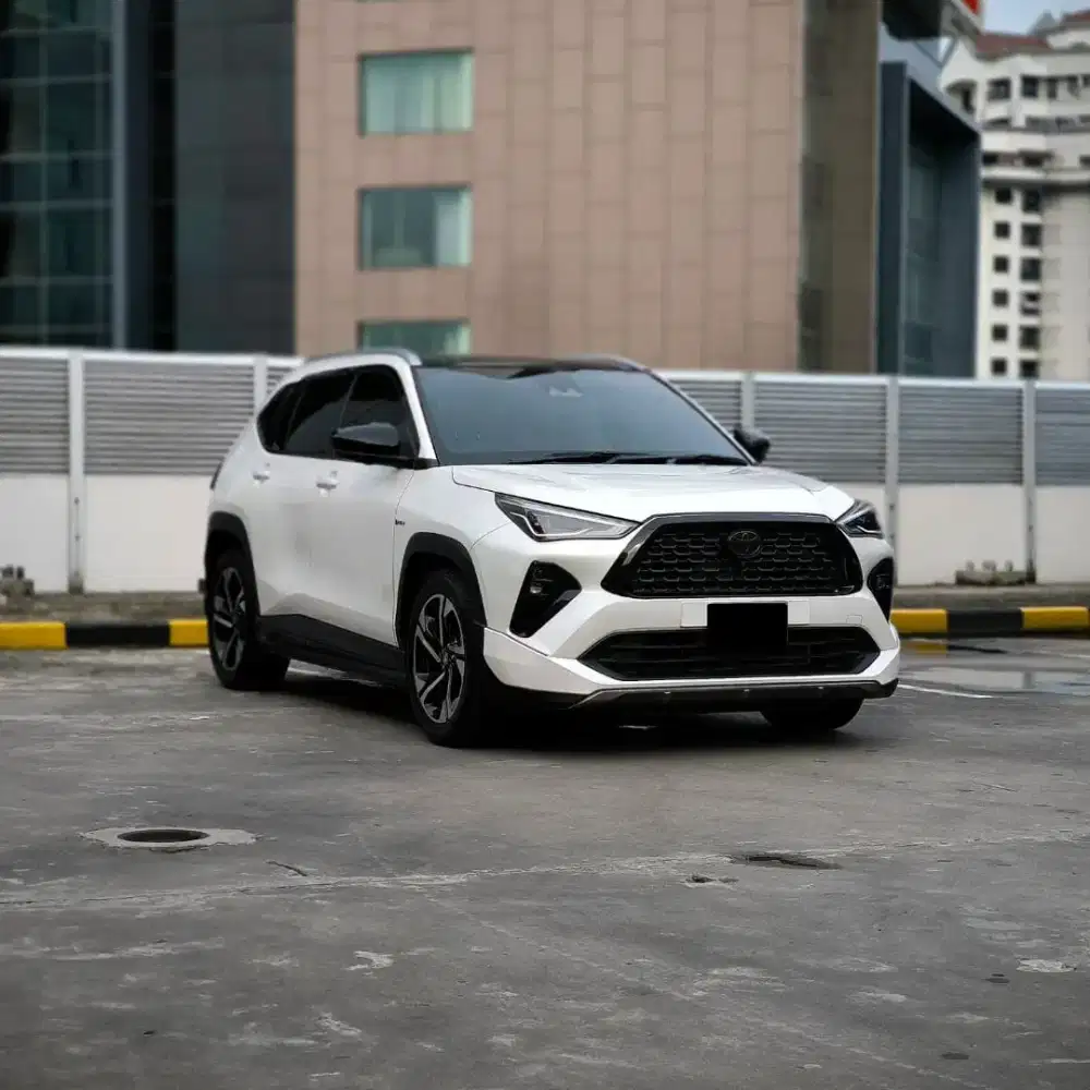 ‼️LOW KM‼️TOYOTA YARIS CROSS GR S HV 1.5 CVT TSS, MOBIL SIAP PAKAI.