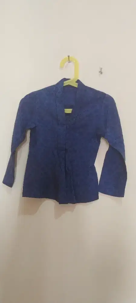 Kebaya kutu baru anak usia 3-4 tahun