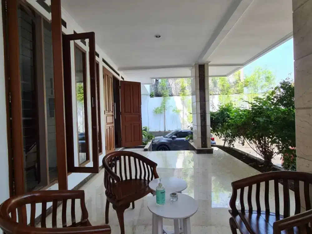 DIJUAL RUMAH MEWAH SIAP HUNI DI CIPETE – LOKASI STRATEGIS & JALAN UTAMA