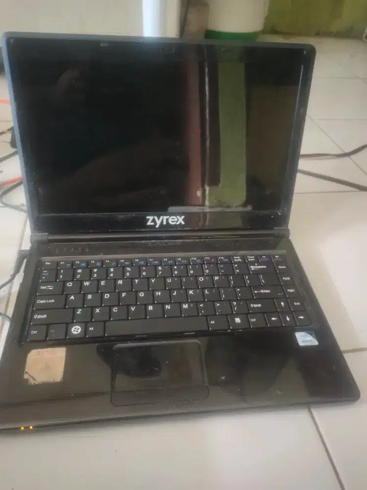 Zyrex Notebook W2R3HU