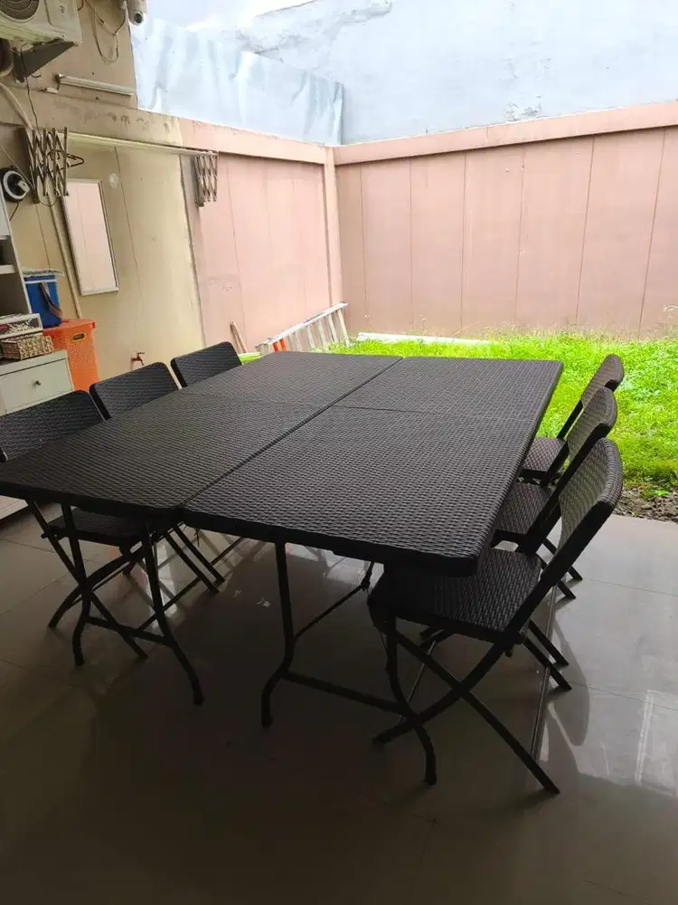 Dijual 2 Meja lipat Azko Krisbow dan 6 Kursi lipat azko krisbow