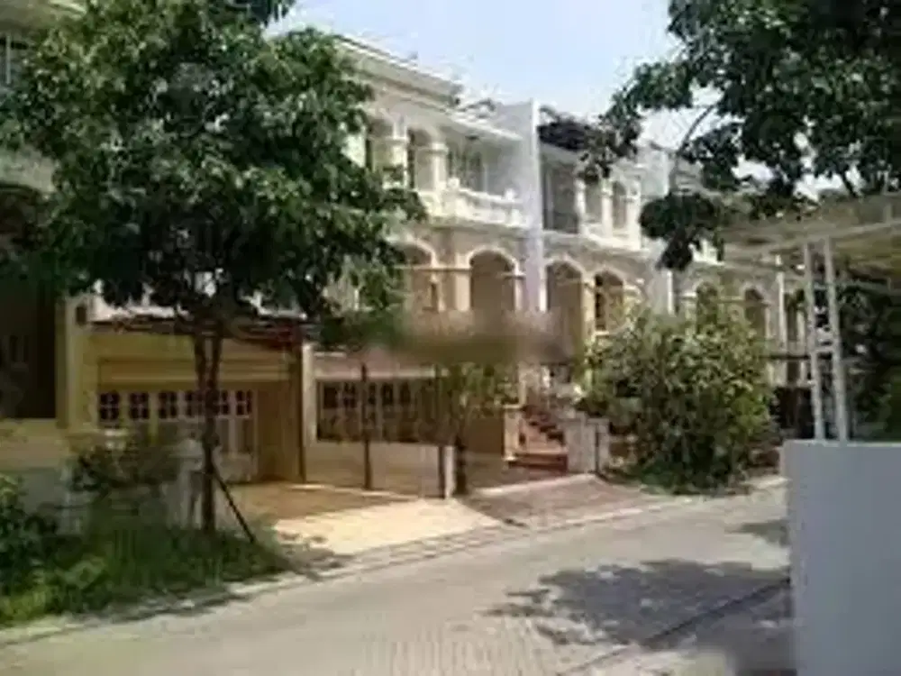 rumah pik1 bgm akasia golf 8x18 semi furnish,belakang jonging track,2,5 lantai