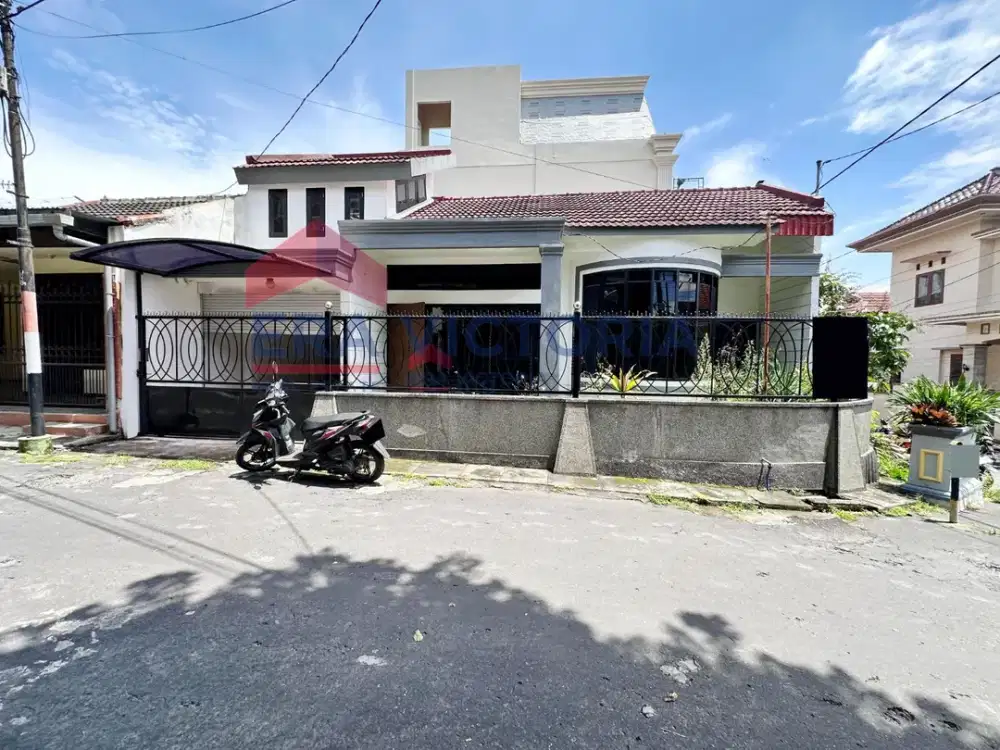 Rumah Strategis Tidar Posisi Hook Jalan Depan Lebar, Lingkungan Nyaman