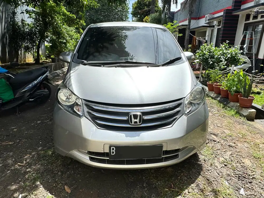 Honda Freed 2011 Bensin