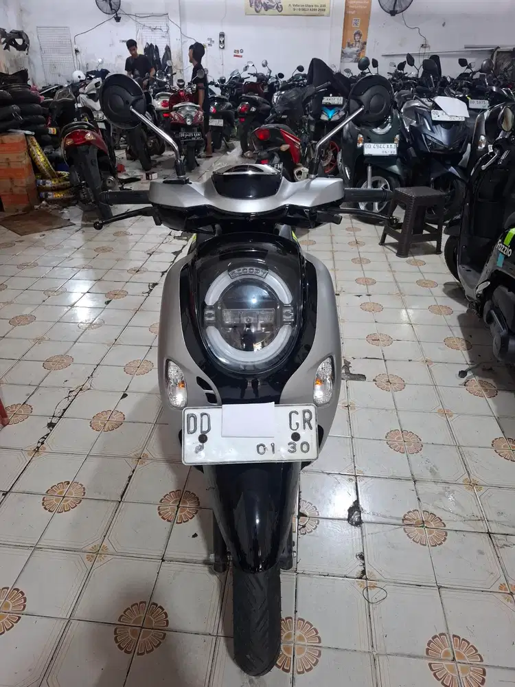 Honda Scoopy 110cc 2025 hitam silver