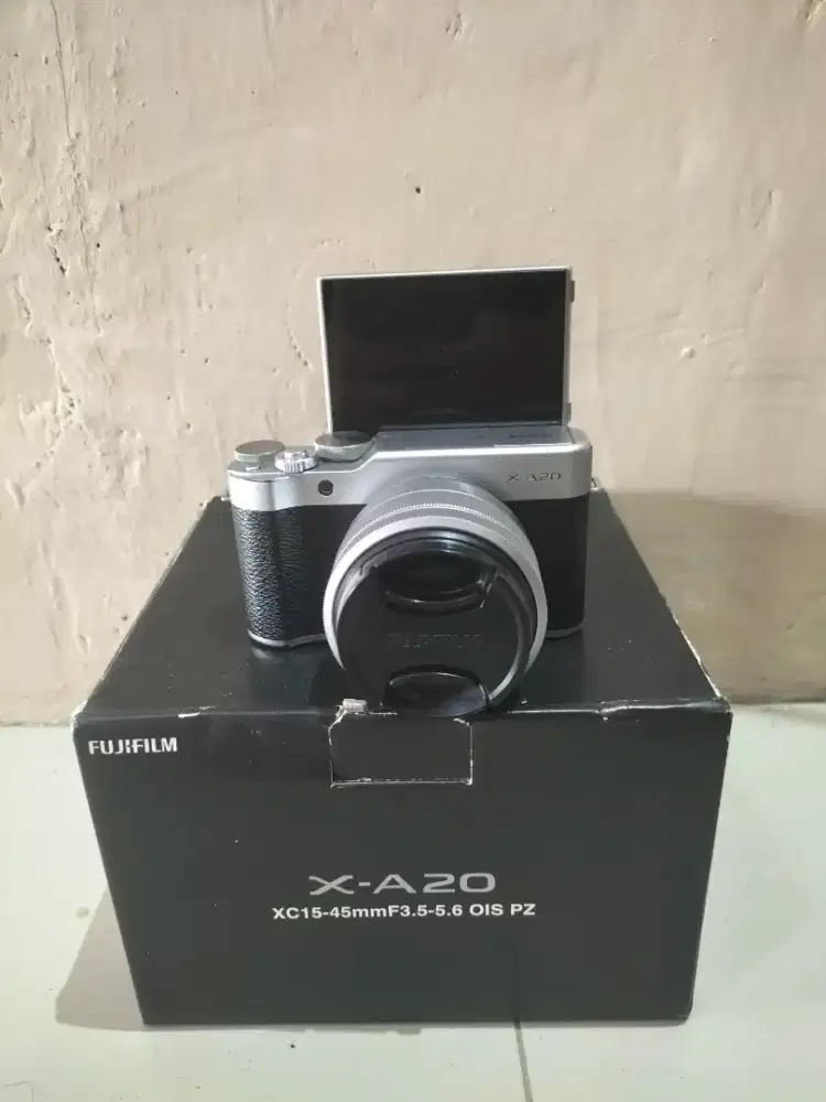 Fujifilm Xa20 Fullshet Box lengkap Body Mulus