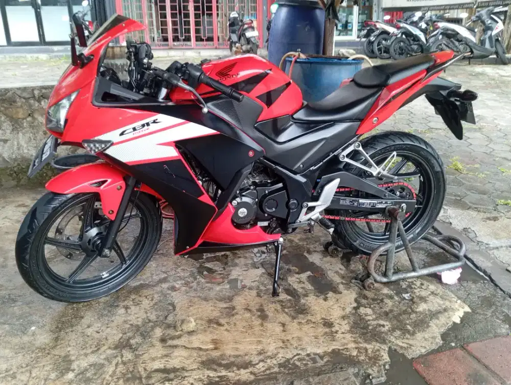 Jual Honda CBR150r 2015