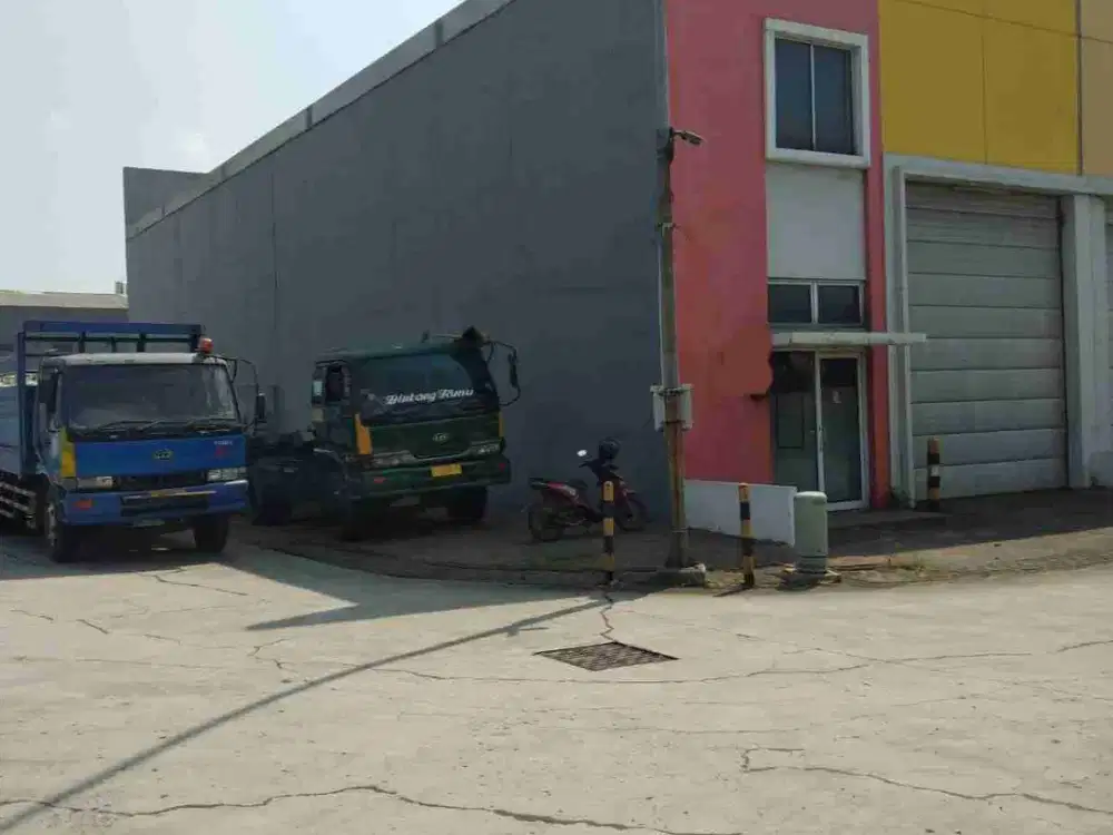 Disewakan Gudang Hook di Bizpark Green Sedayu Cakung
Jakarta Timur.