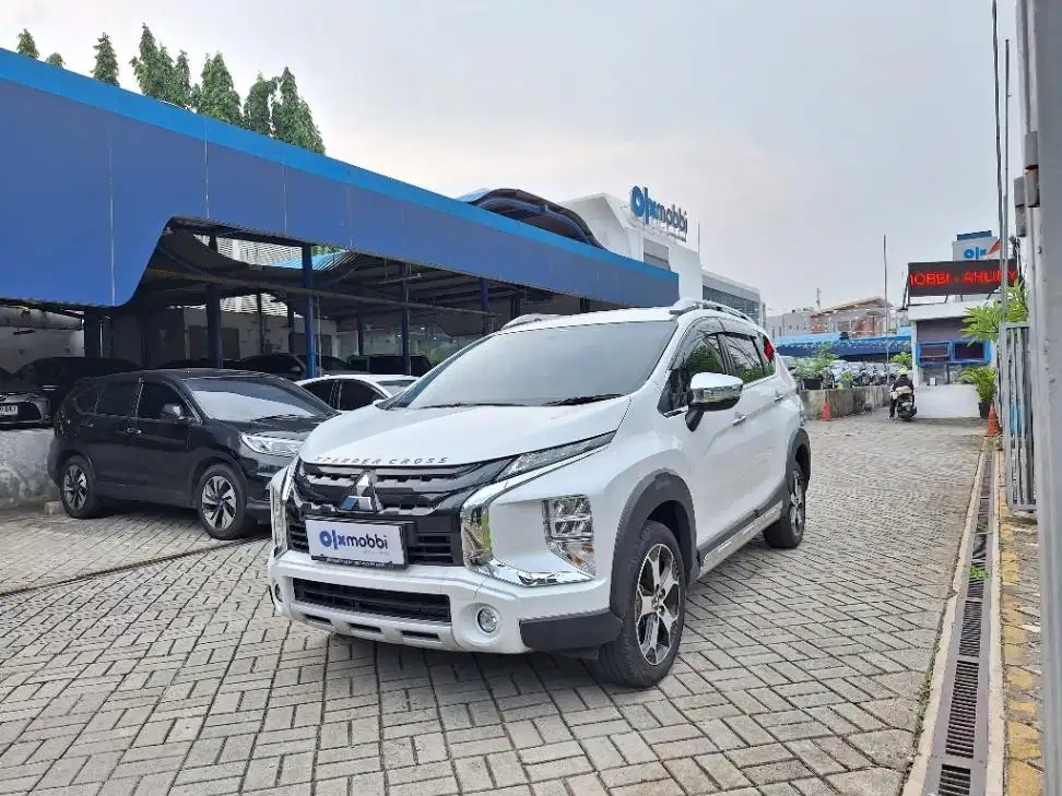 LOW DP Mitsubishi Xpander 1.5 Cross Bensin-AT 2023 DOS