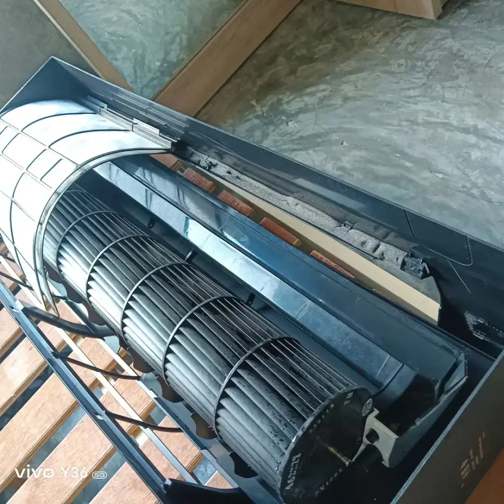 SERVICE AC PERBAIKAN DAN MAINTENANCE