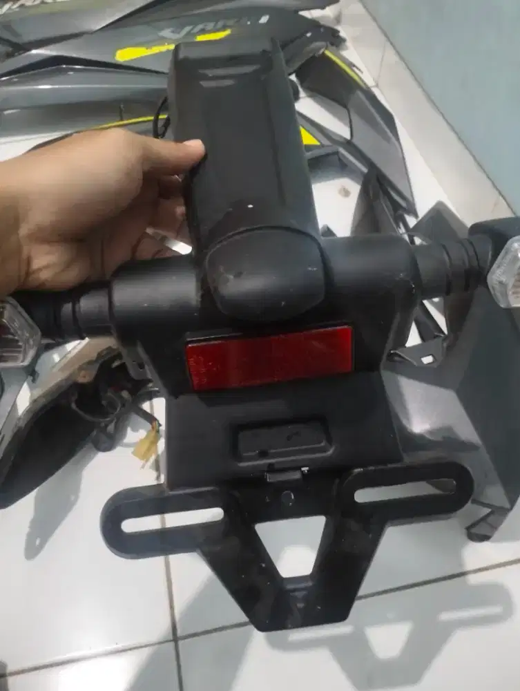 Spakbor depan , belakang dan spion r15 v3