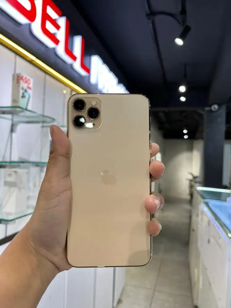 iphone 11 pro max second like new