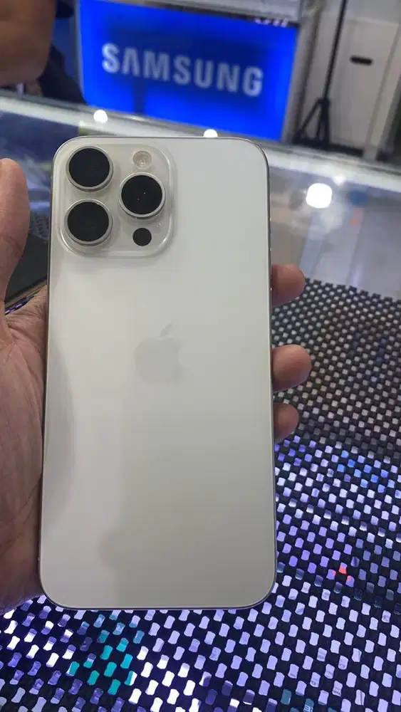 Iphone 15pro max 256 silver