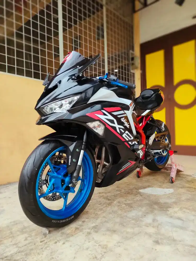 Kawasaki ZX25R / ZX 25R 2021 ABS SE KQS, Black Premium Metalic, Mulus.