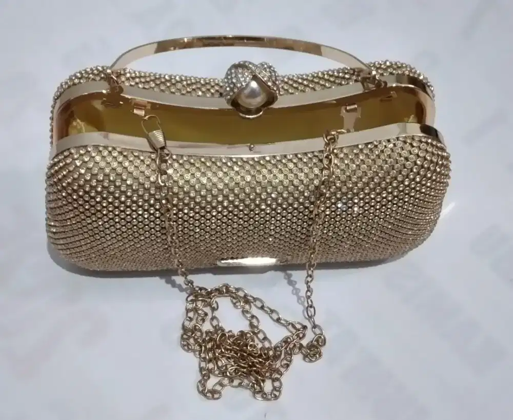 Tas belum pernah dipakai