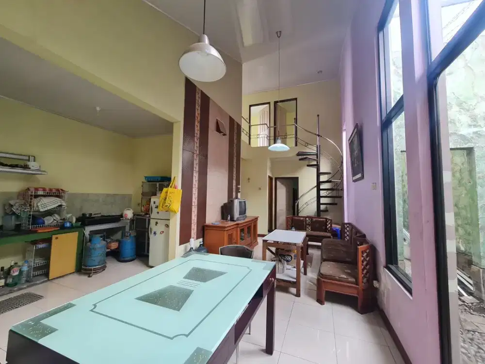 Harga Jauh Di Bawah NJOP, Rumah Terawat Lokasi Strategis Ditengah Kota, Elang, Bandung