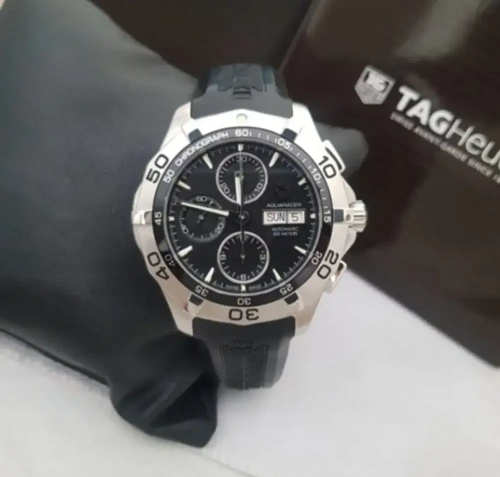 TAG HEUER 
AQUARACER 300M CHRONOGRAPH