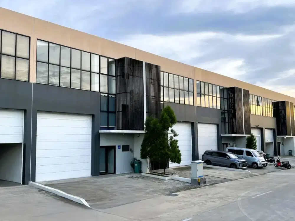 GUDANG MODERN MULTIGUNA DENGAN KANTOR 3 LANTAI SELANGKAH KE BANDARA SOETTA