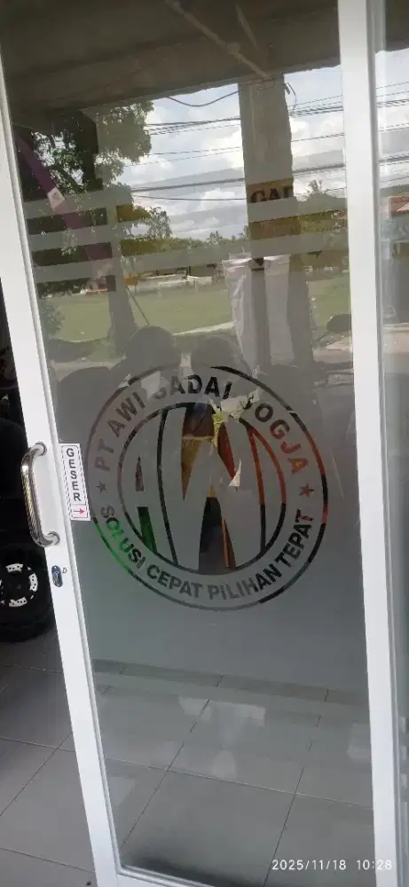 Sticker kaca sandblast kantor stiker buram es logo toko gadai kacafilm