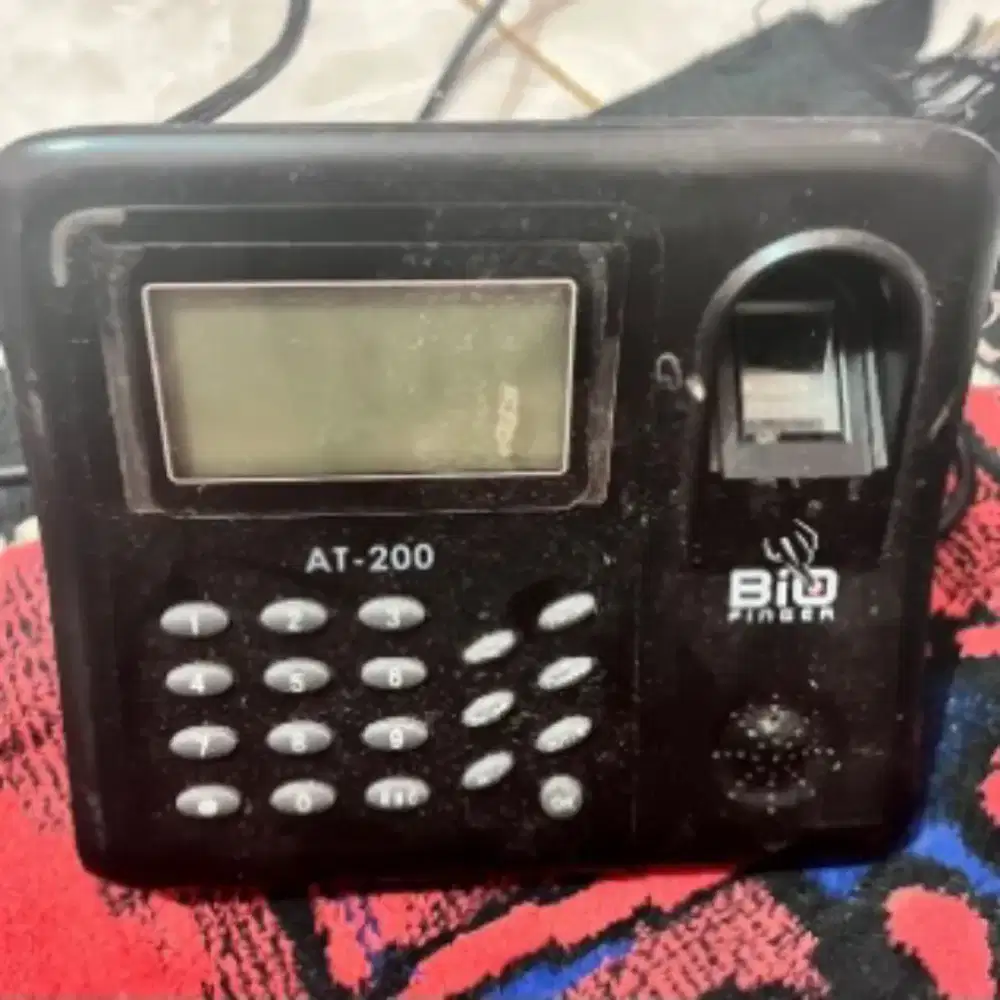 Mesin absensi sidik jari