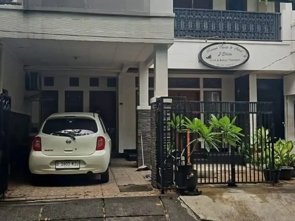 Murah !! DIJUAL RUMAH 2 LANTAI LOKASI STRATERGIS PINGGIR JALAN COCOK UNTUK USAHA