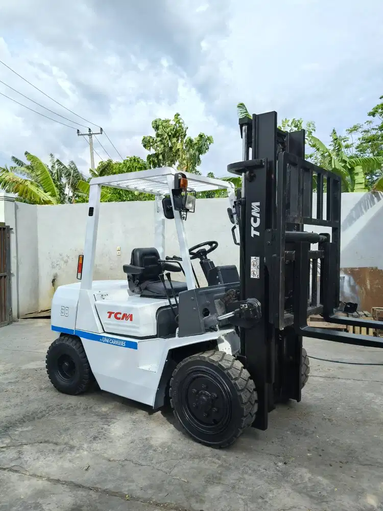 Forklift TCM 3 Ton,Manual,Tiang 3 Meter,Mesin Isuzu C240,Tahun 1999