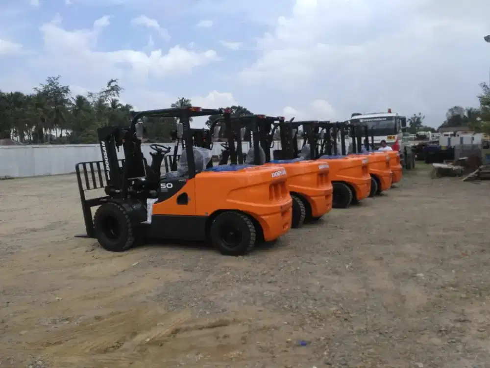 JUAL FORKLIFT DIESEL DOOSAN LOAD 5 TON