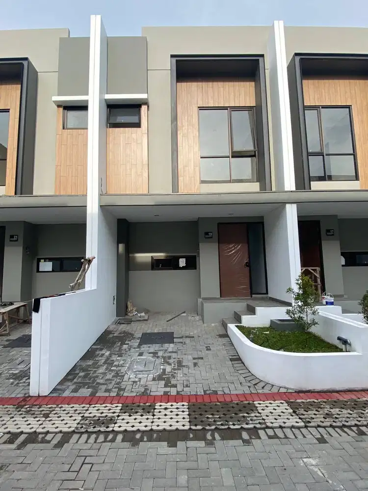 Dikontrakan (TAHUNAN) Rumah 2 Lt di Cluster Crystal Gateway Pasteur