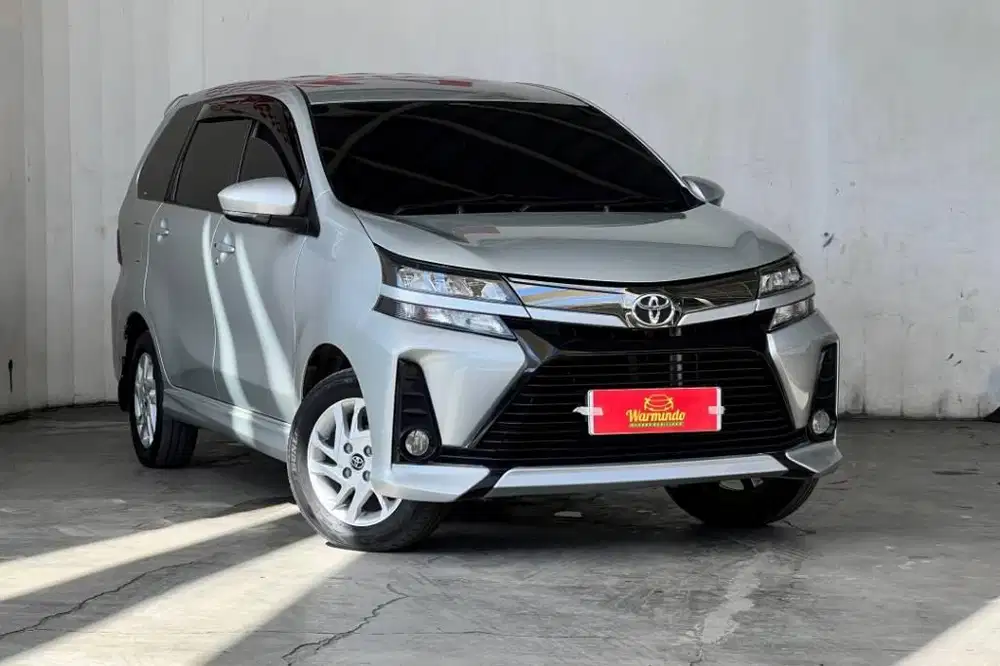 Toyota Avanza Veloz 1.3 Matic AT tahun 2019 silver DP minim 12 juta