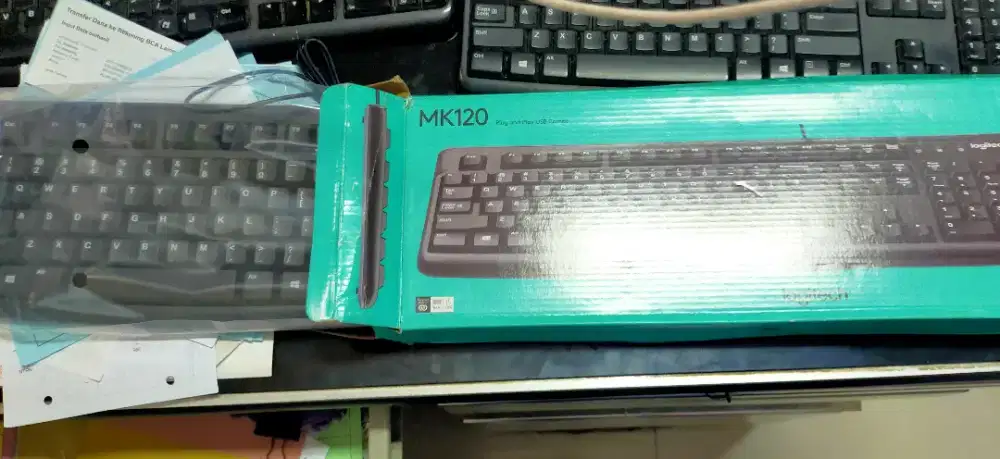 Keyboard merek Logitech tipe k120 usb