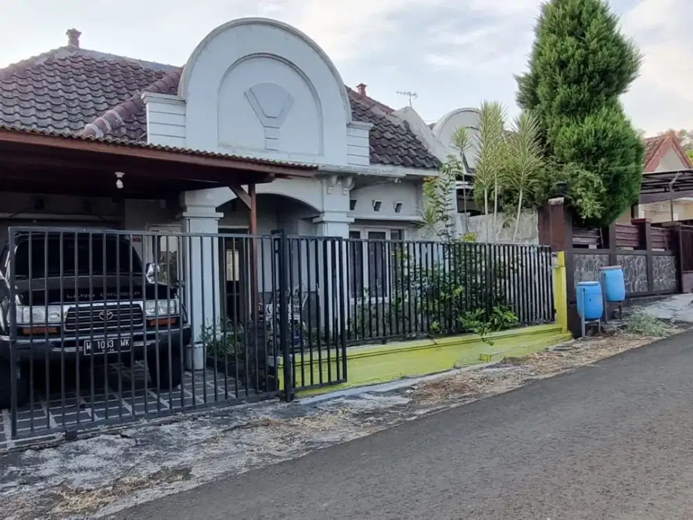Dijual rumah Asri satu lantai di Batu, Malang