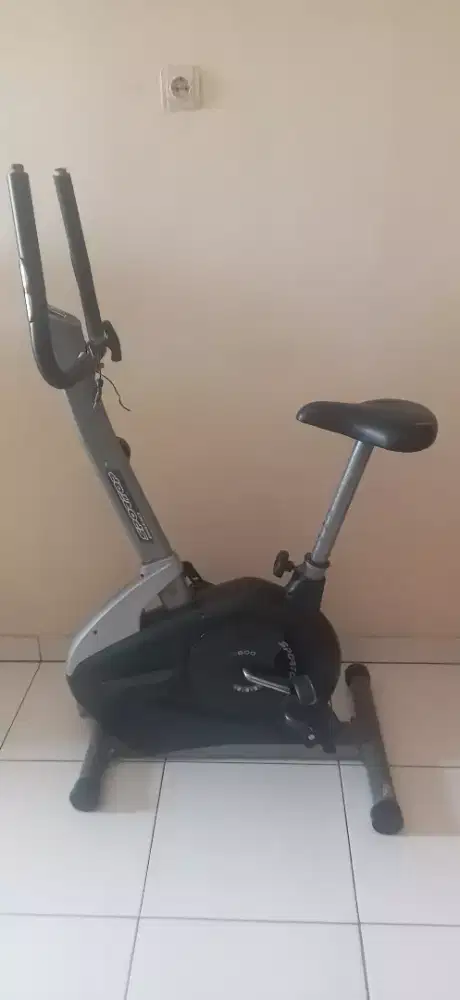 Sepeda statis  merk sportop B600 ( nego)