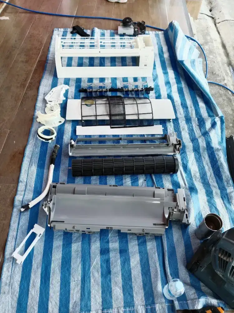 SERVICE AC PERBAIKAN DAN MAINTENANCE