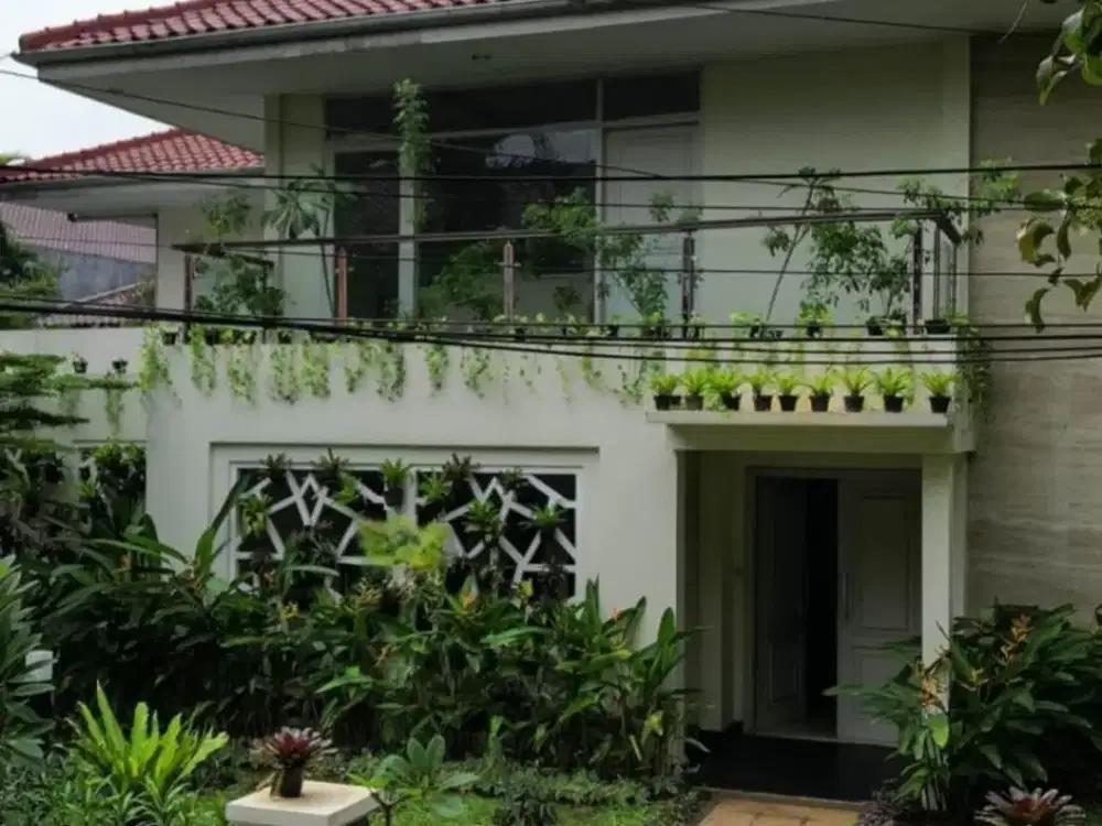 RUMAH PRIVATE POOL Cilandak Timur Jakarta Selatan Nyaman dan Asri