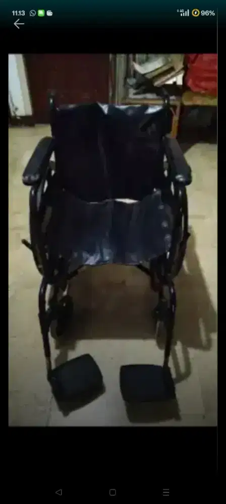 Kursi roda standar RS