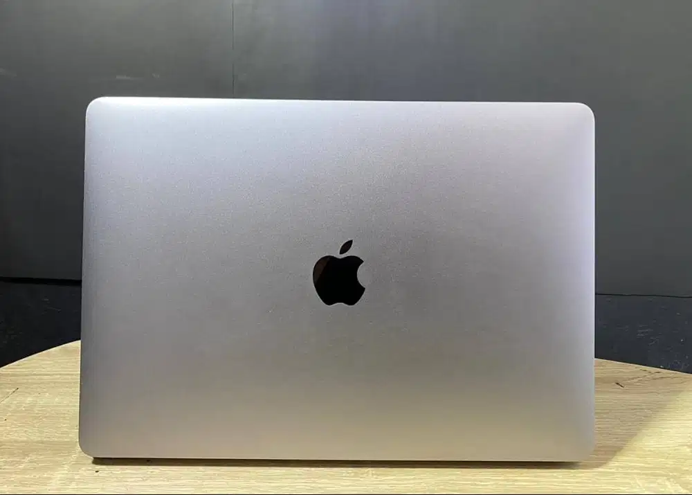 Macbook Air M1 2020 13” 8GB//128GB Layar Retina MacOs Sequoia