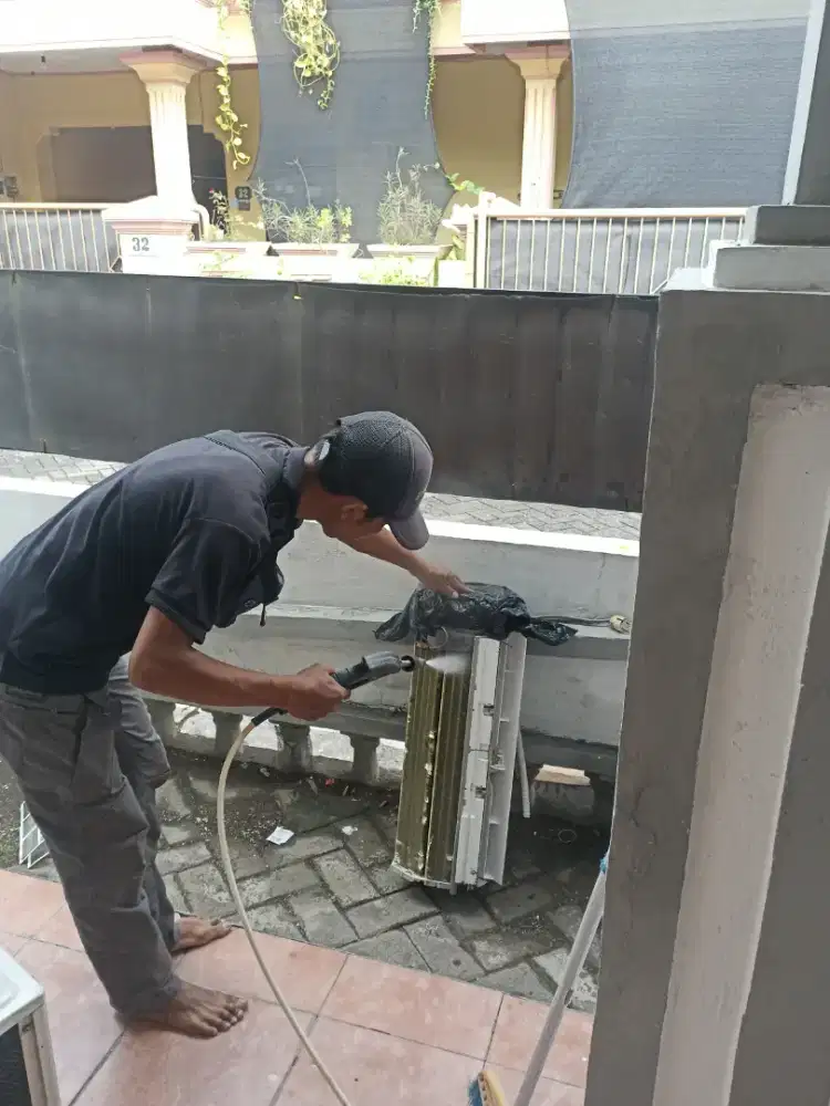 Servis AC dan bergaransi