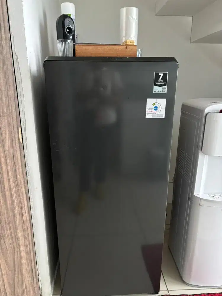 Kulkas Aqua AQR-D225