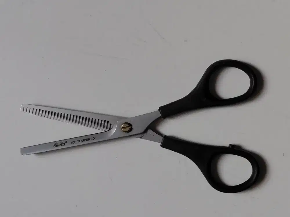 Gunting Rambut Penipis/Sasak merk Shilla