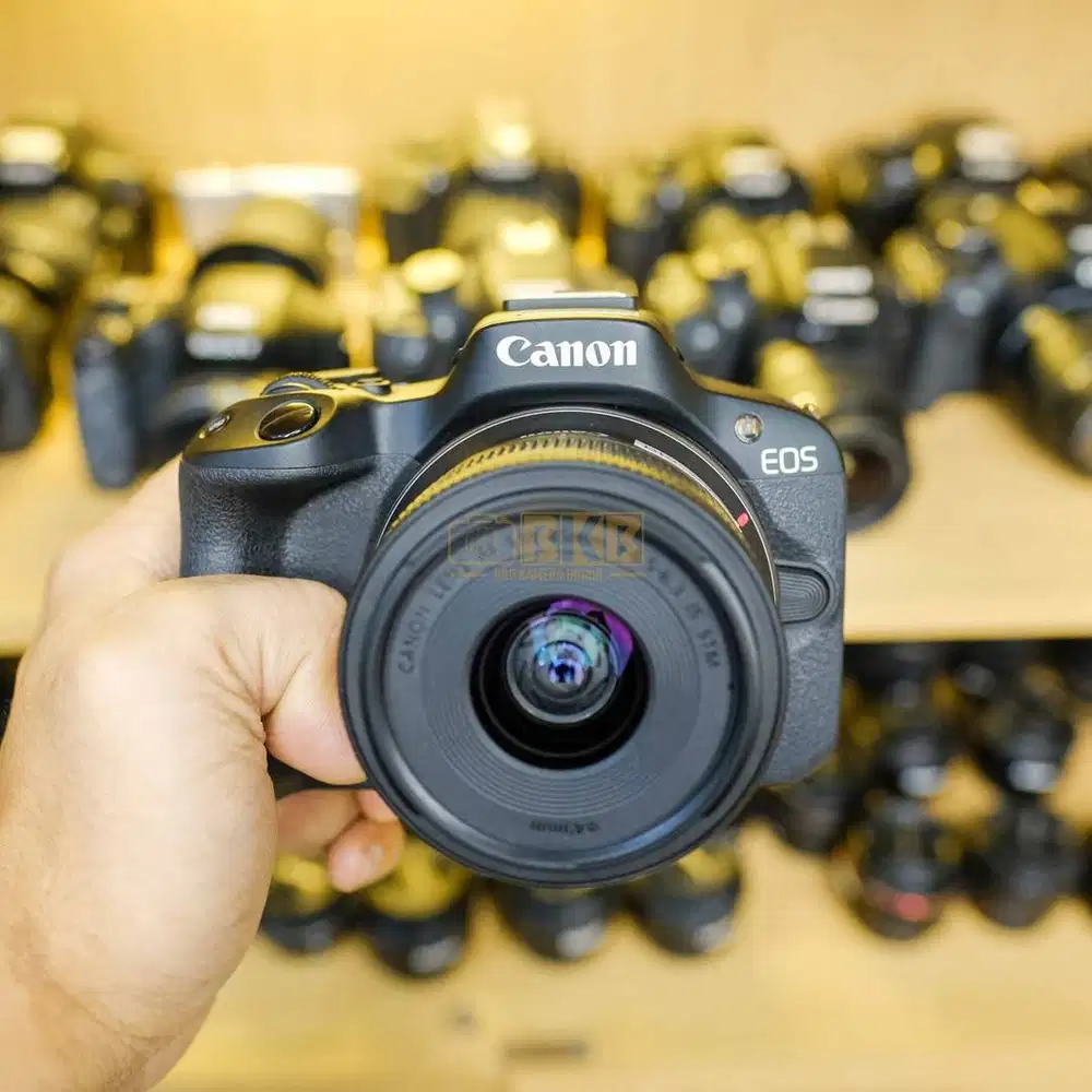 [ Canon EOS R50 Kit 18-45mm Fullset Mulus ]