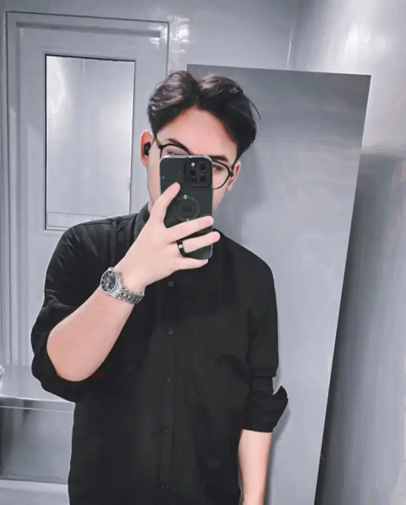 Mencari pekerjaa. Lulusan S1 komunikasi.