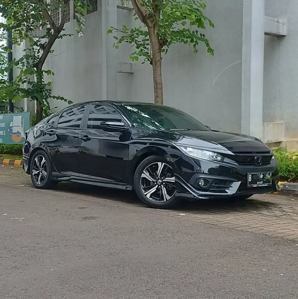 (CASH) HONDA CIVIC ES TURBO 1.5 A/T (LOW KM)