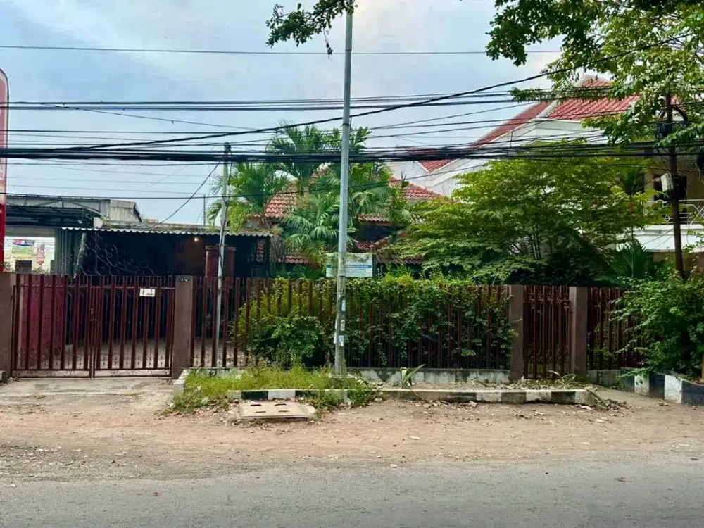 Rumah Nol Jalan Raya, Lokasi Area Komersial di Tenggilis, SBY