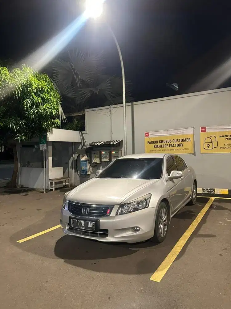 JUAL BU, TERMURAH! Honda Accord 2.4 2010 Silver