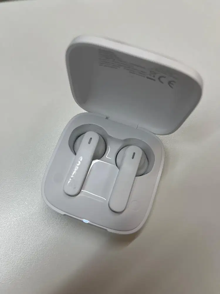 Headset Baseus Putih