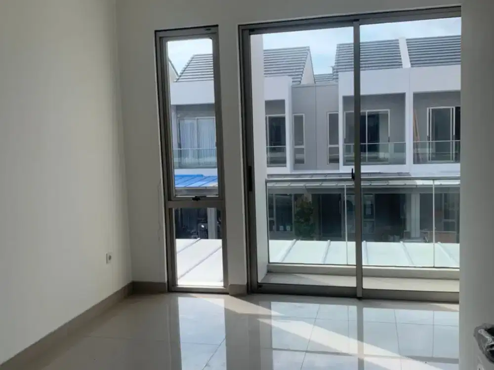 DISEWA RUMAH PIK 2 UK 4x15 CLUSTER MIAMI SUPER MURAH BAGUS JARANG ADA