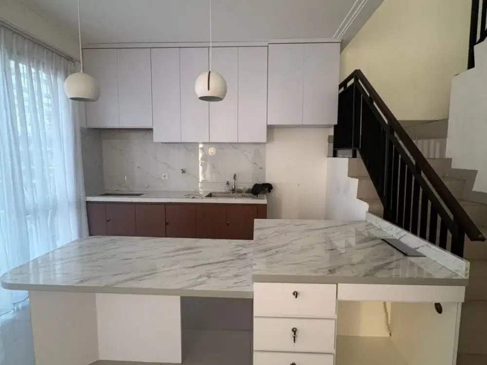 DISEWA RUMAH PIK 2 8x10 (2 LANTAI) ADA AC, KITCHEN SET, HORDEN MURAH