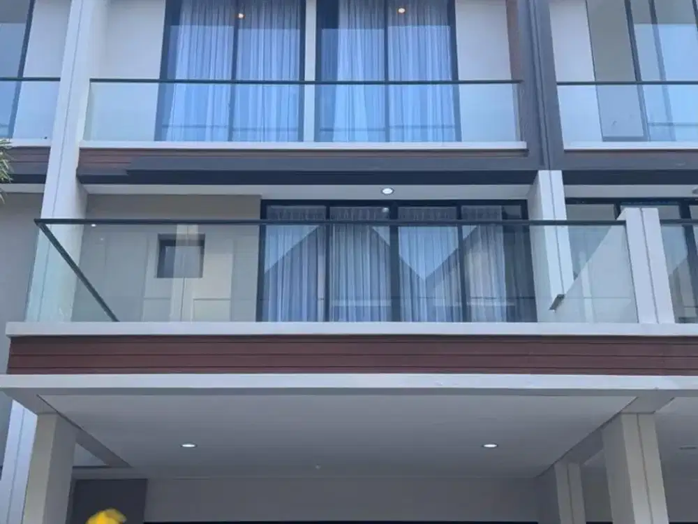 JUAL RUGI RUMAH OSAKA RESIDENCE PIK 2 UK 6x10 (3 LANTAI) FULL FURNISH