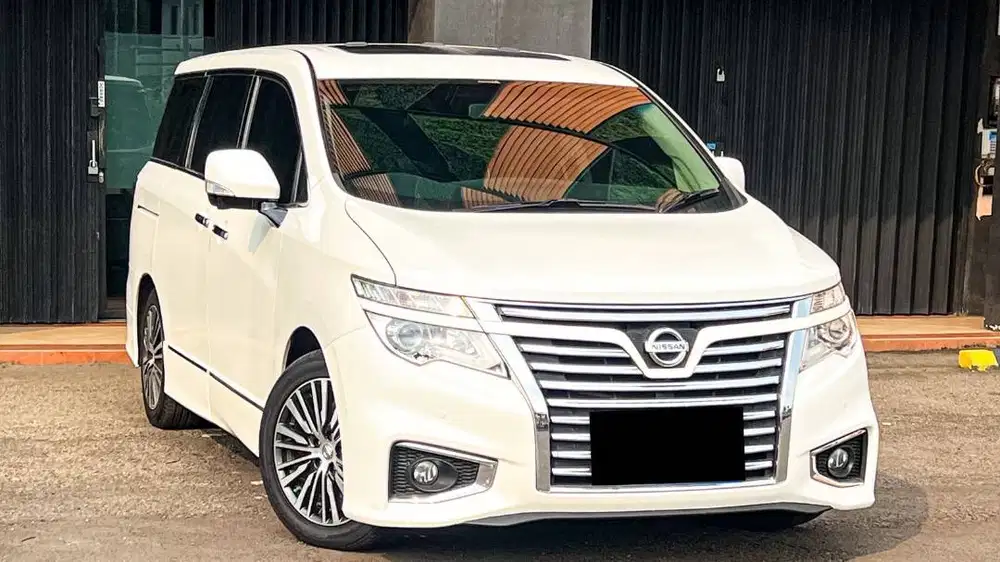 Nissan Elgrand HWS 2.5 AT Putih metalik 2016 Low Km record nissan l