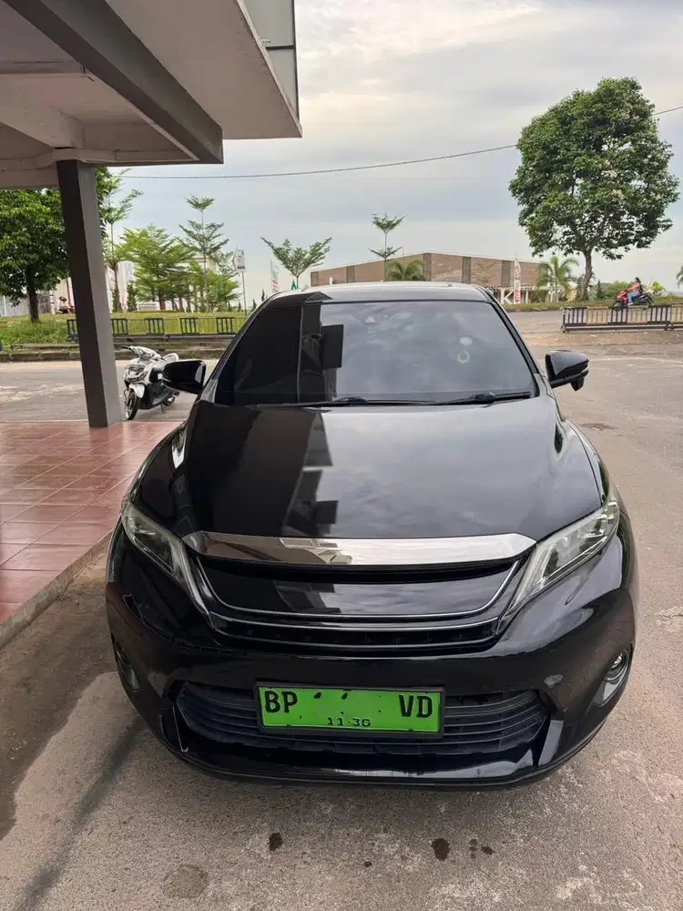 DIJUAL TOYOTA HARRIER 2.0 A/T 2014 (Pemakaian 2015)